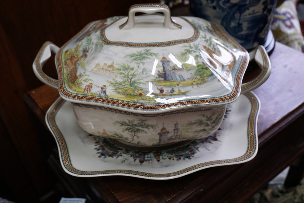 Tammy Eddy Antiques - A Treasure Hunter's Paradise